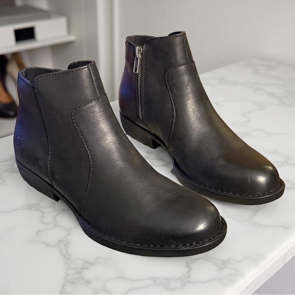 Born Shoes - Born NWOT Sz 6M Rani Dry Collection Black Leather Ankle Boots (SH116)